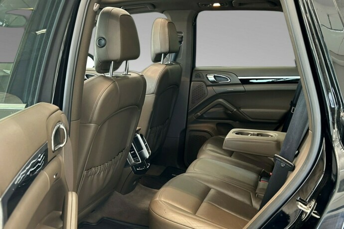 porsche-cayenne-diesel-2011-big-12