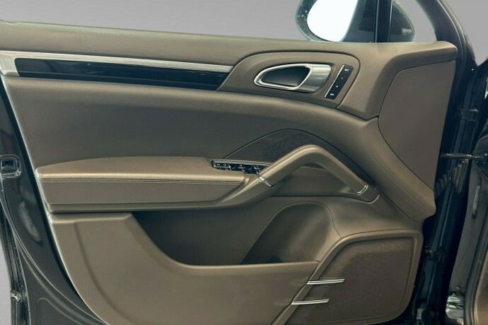 porsche-cayenne-diesel-2011-big-5