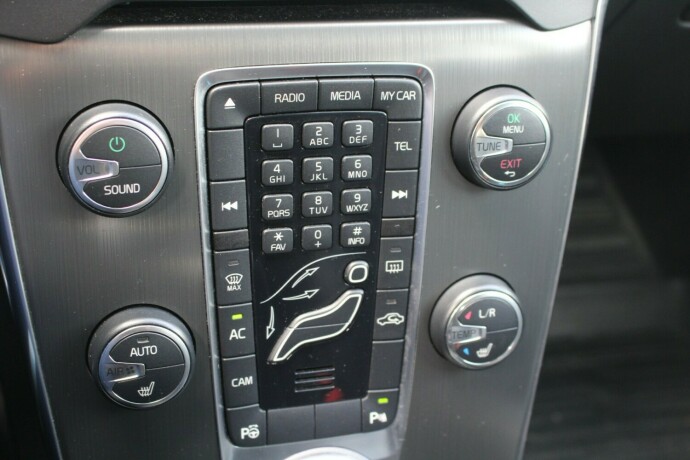 volvo-v40-diesel-2013-big-14