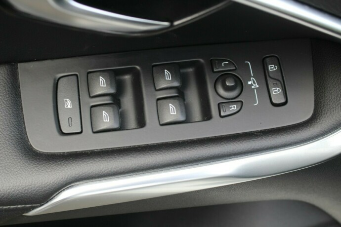 volvo-v40-diesel-2013-big-7