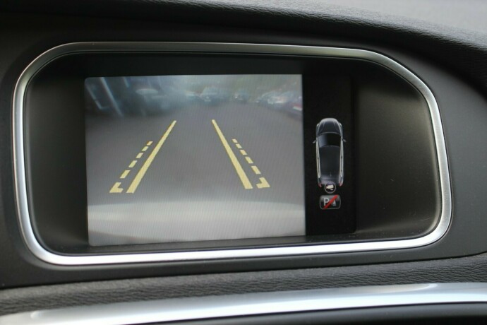 volvo-v40-diesel-2013-big-13