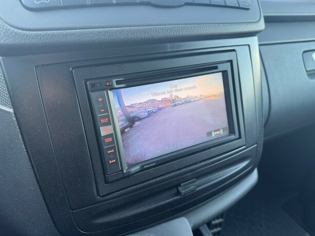 mercedes-benz-vito-diesel-2013-big-19