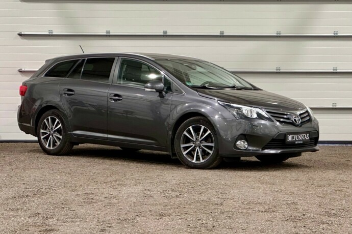 toyota-avensis-diesel-2012-big-0