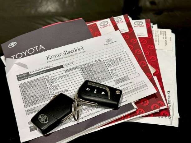 toyota-avensis-diesel-2012-big-22