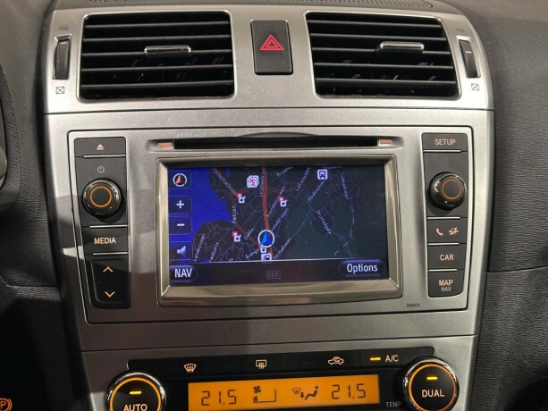 toyota-avensis-diesel-2012-big-17