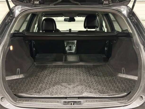 toyota-avensis-diesel-2012-big-13