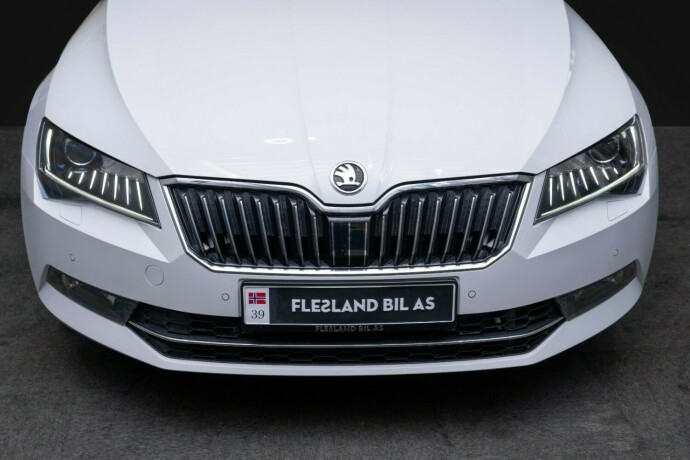 skoda-superb-bensin-2018-big-5