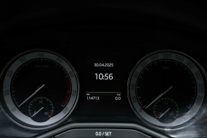 skoda-superb-bensin-2018-big-13