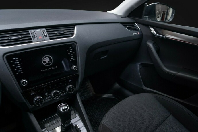 skoda-octavia-diesel-2019-big-18