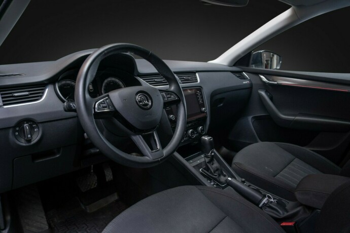 skoda-octavia-diesel-2019-big-26