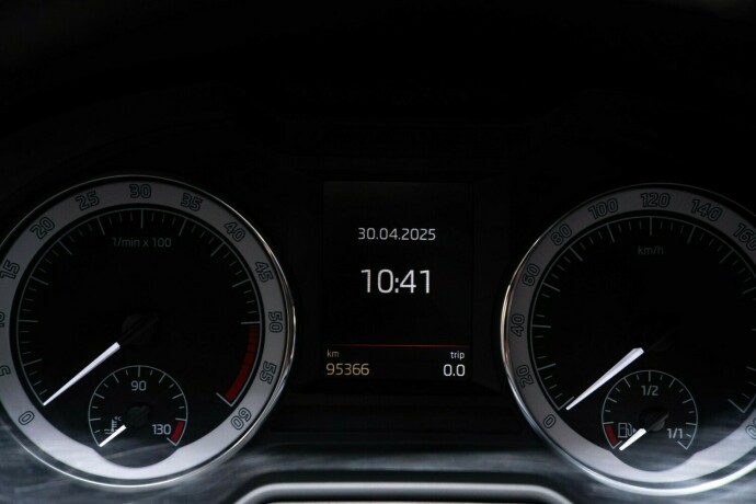 skoda-octavia-diesel-2019-big-12