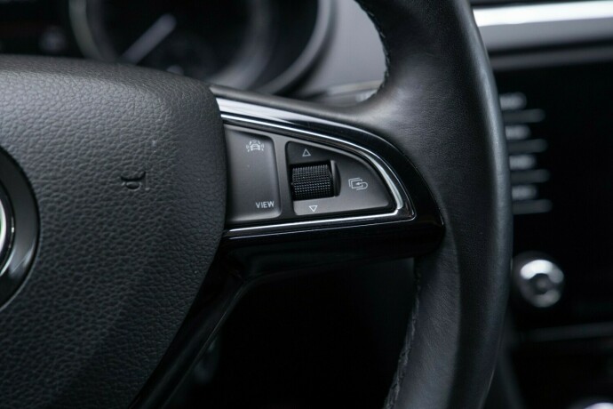 skoda-octavia-diesel-2019-big-16