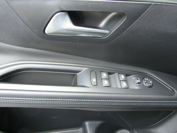 peugeot-5008-diesel-2022-big-23