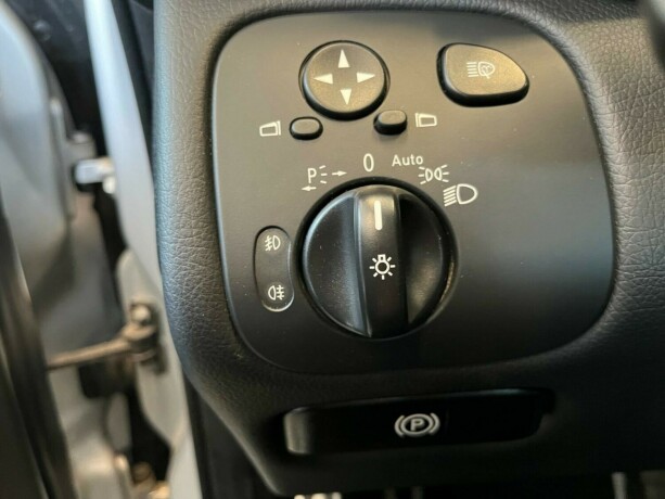 mercedes-benz-c-klasse-bensin-2006-big-10