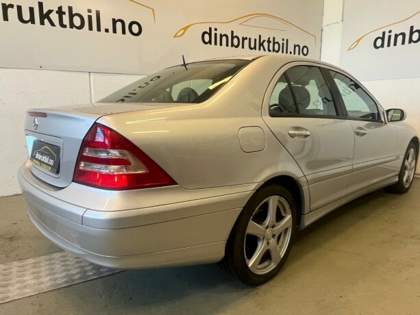 mercedes-benz-c-klasse-bensin-2006-big-3