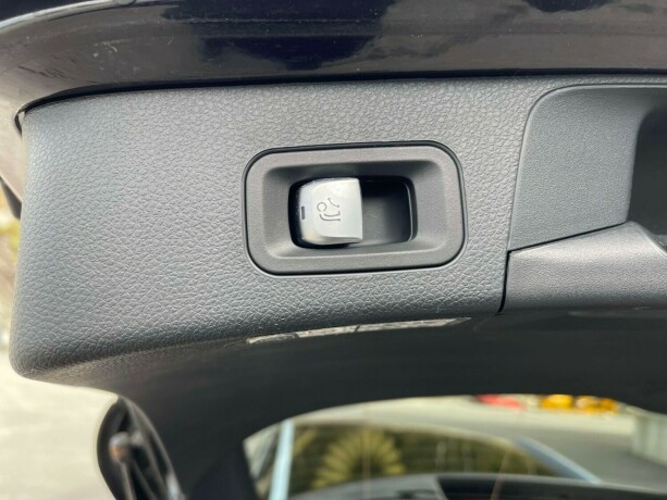 mercedes-benz-c-klasse-elektrisitetbensin-2017-big-27