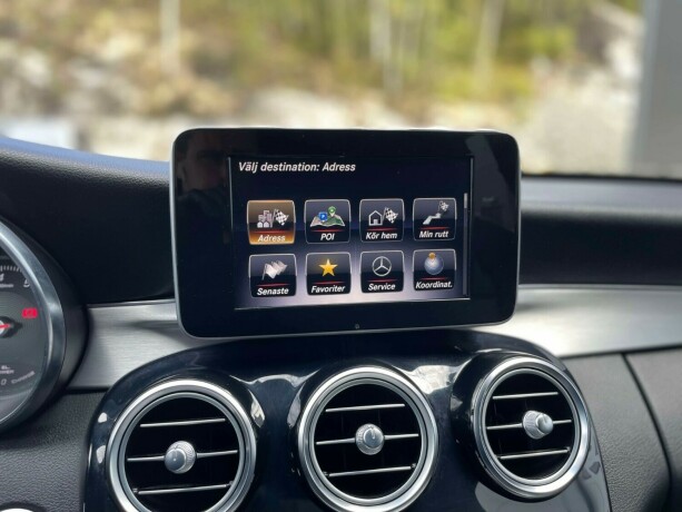 mercedes-benz-c-klasse-elektrisitetbensin-2017-big-21