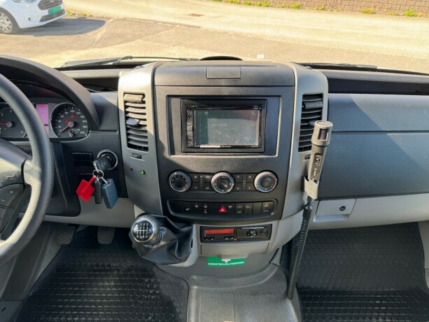 volkswagen-crafter-diesel-2016-big-11