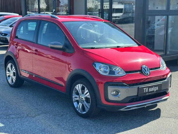 volkswagen-up-bensin-2018-big-2