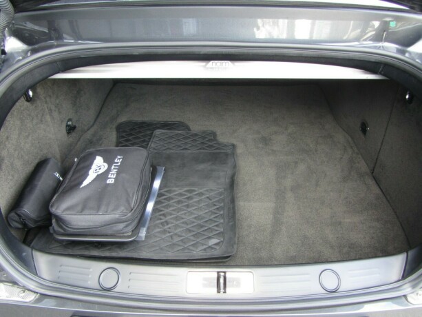 bentley-continental-bensin-2013-big-30