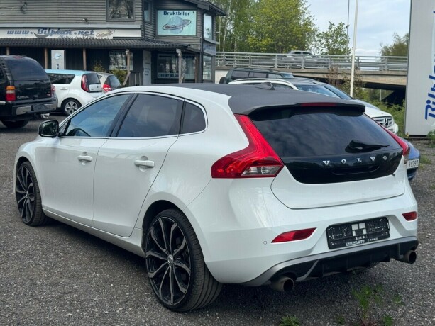 volvo-v40-diesel-2014-big-2