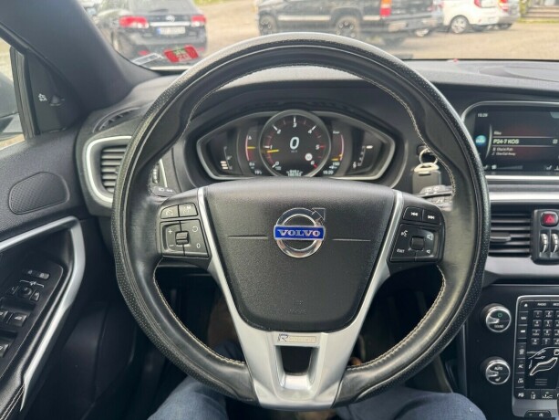 volvo-v40-diesel-2014-big-14