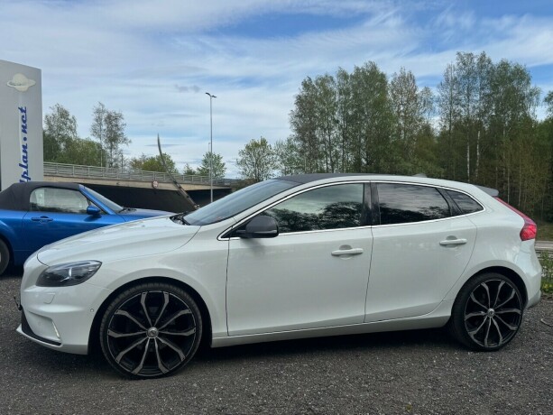 volvo-v40-diesel-2014-big-1