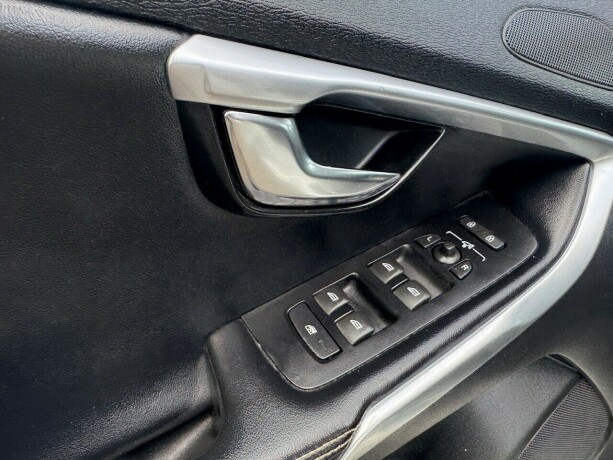 volvo-v40-diesel-2014-big-19