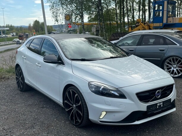 volvo-v40-diesel-2014-big-6