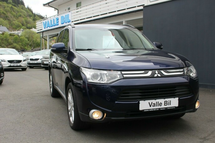 mitsubishi-outlander-bensin-2013-big-0