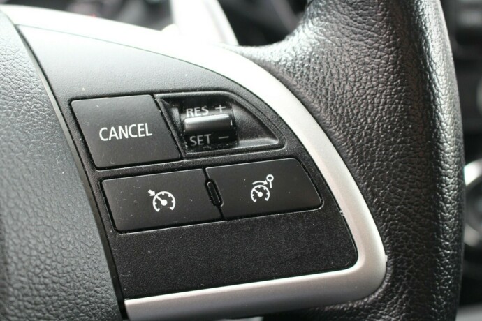 mitsubishi-outlander-bensin-2013-big-12