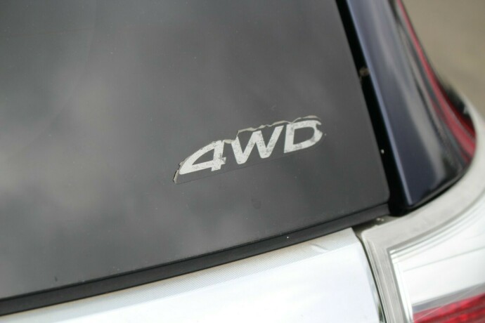 mitsubishi-outlander-bensin-2013-big-4