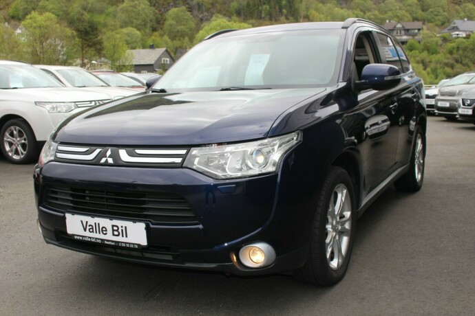 mitsubishi-outlander-bensin-2013-big-1