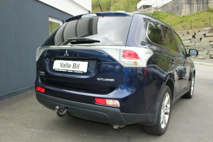 mitsubishi-outlander-bensin-2013-big-3