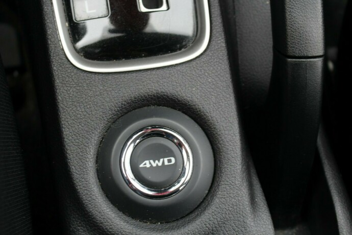 mitsubishi-outlander-bensin-2013-big-17