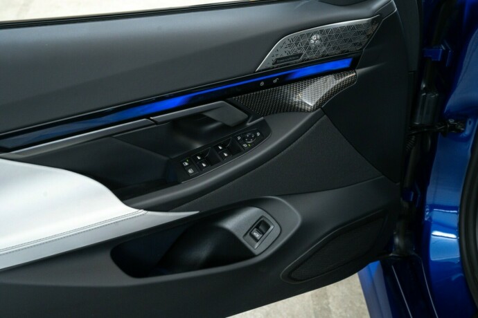 bmw-m5-elektrisitetbensin-2025-big-15