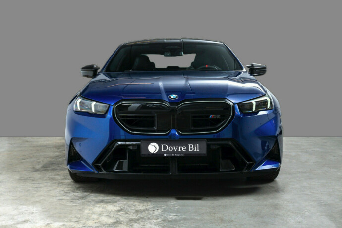 bmw-m5-elektrisitetbensin-2025-big-0