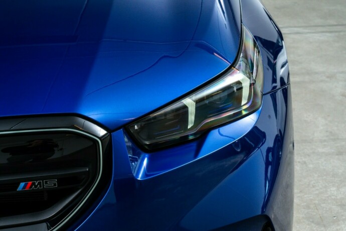 bmw-m5-elektrisitetbensin-2025-big-7