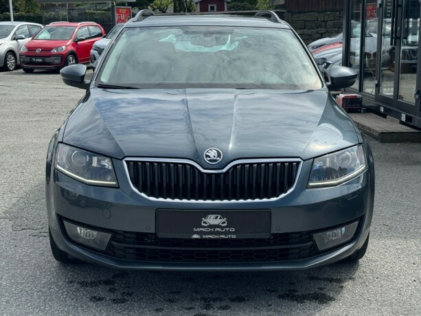 skoda-octavia-bensin-2015-big-1