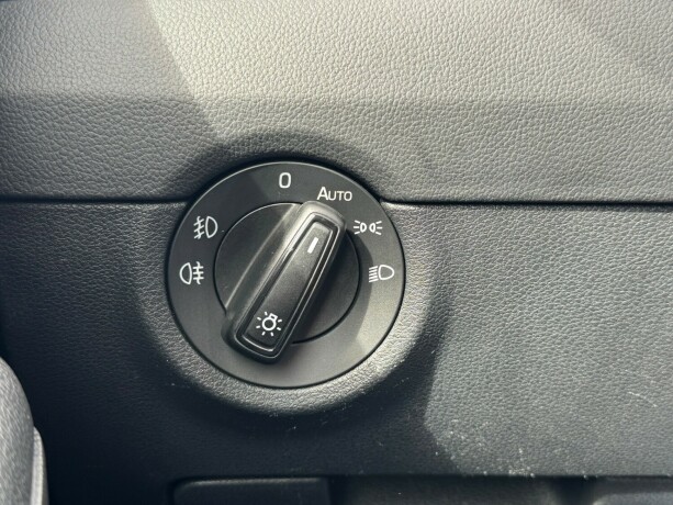skoda-octavia-bensin-2015-big-19