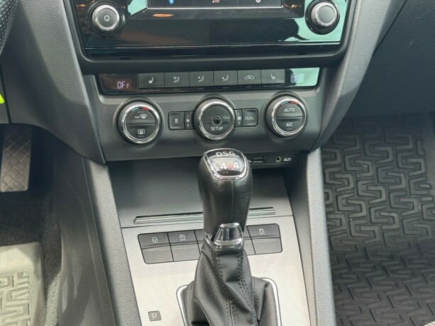 skoda-octavia-bensin-2015-big-12