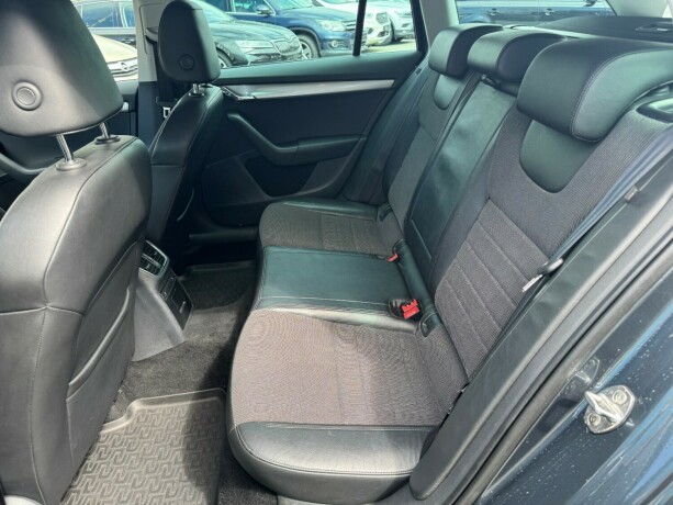 skoda-octavia-bensin-2015-big-16