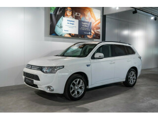 Mitsubishi | Outlander | Elektrisitet+bensin | 2015