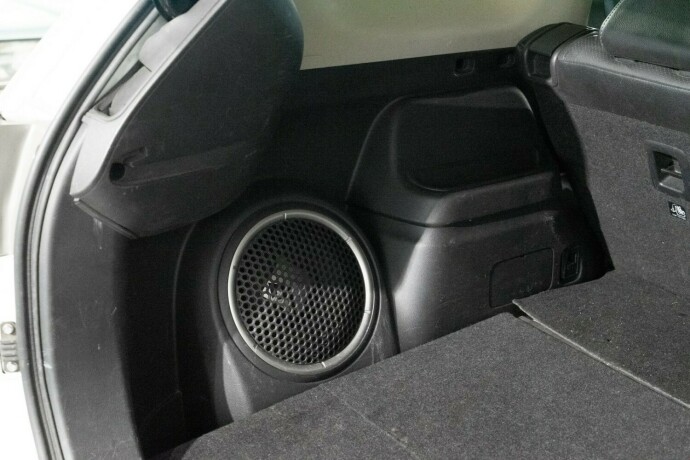mitsubishi-outlander-elektrisitetbensin-2015-big-12