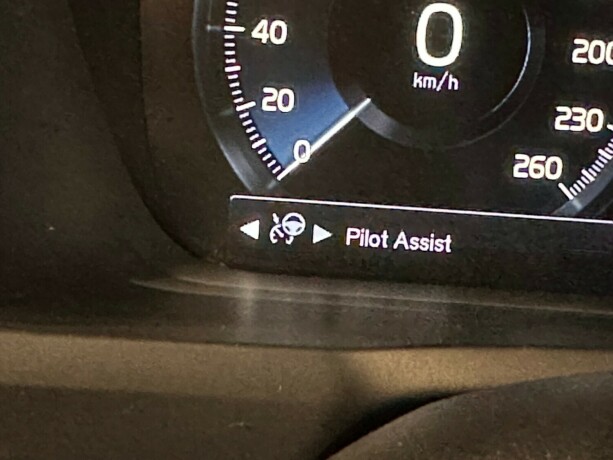 volvo-xc-90-diesel-2018-big-25