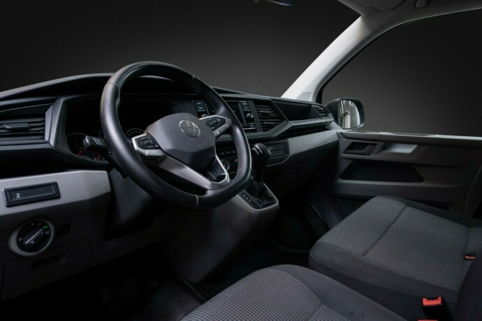 volkswagen-transporter-diesel-2022-big-22
