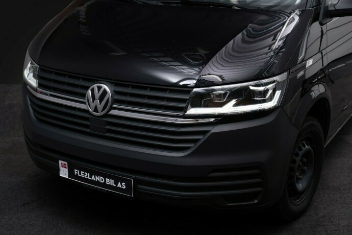 volkswagen-transporter-diesel-2022-big-3