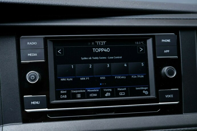 volkswagen-transporter-diesel-2022-big-17