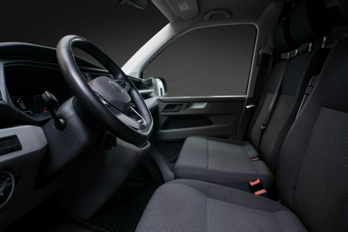 volkswagen-transporter-diesel-2022-big-21