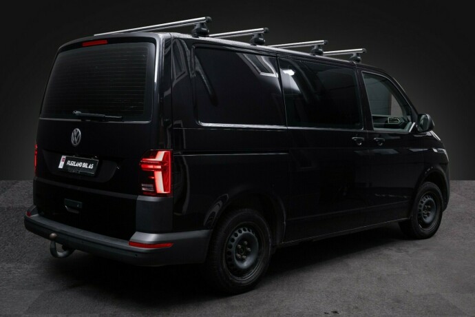volkswagen-transporter-diesel-2022-big-10